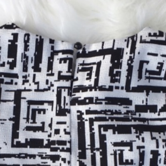 F21 B&W crop - Picture 4 of 6